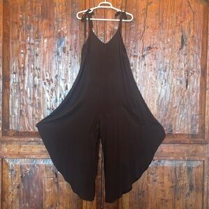 Vince Camuto pilazzo style romper. Black. Size Small